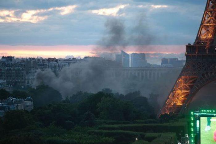 Cierran la Torre Eiffel tras los incidentes durante la final de la Eurocopa