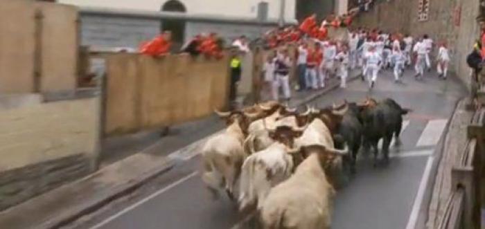 El séptimo encierro deja un susto y al menos un herido por asta de toro