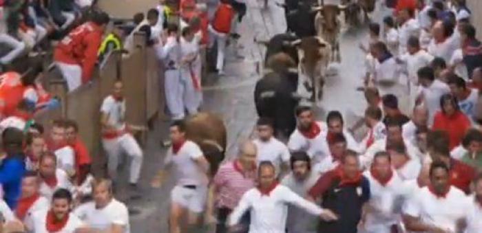 El séptimo encierro deja un susto y al menos un herido por asta de toro