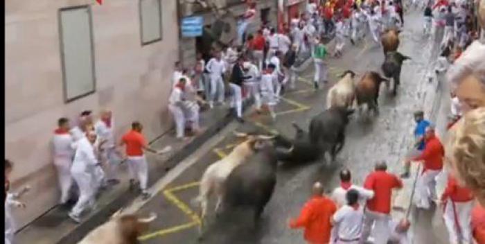 El séptimo encierro deja un susto y al menos un herido por asta de toro