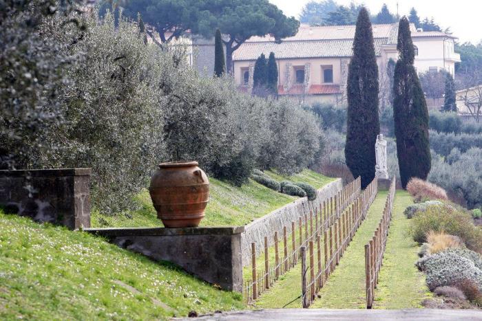 Francisco dice que "acabaría en un psiquiátrico" si viviera en los aposentos papales