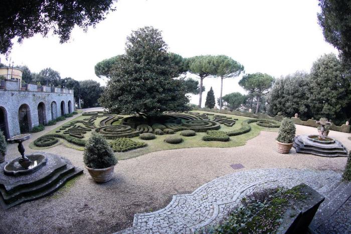 Francisco dice que "acabaría en un psiquiátrico" si viviera en los aposentos papales