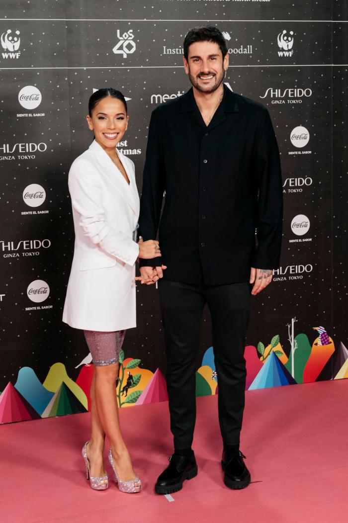 El tierno momento entre Aitana y Miguel Bernardeau en 'Los 40 Music Awards'