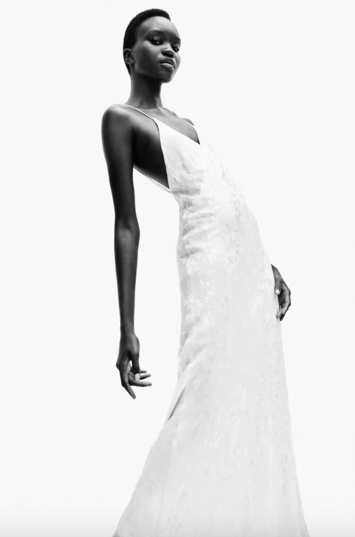 Zara hace un homenaje a la poesía gallega con su última colección