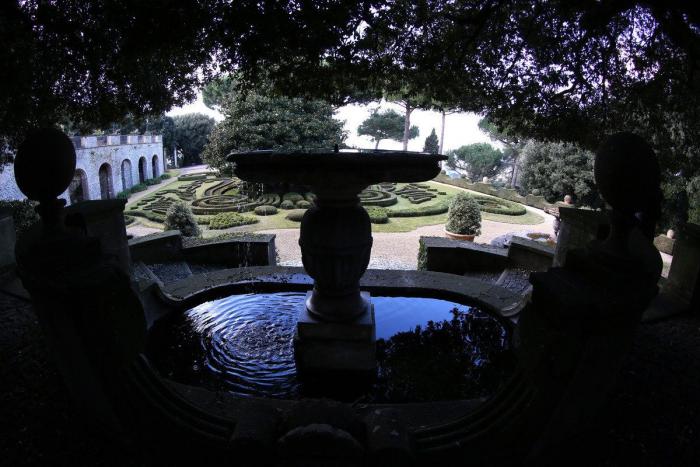 Francisco dice que "acabaría en un psiquiátrico" si viviera en los aposentos papales