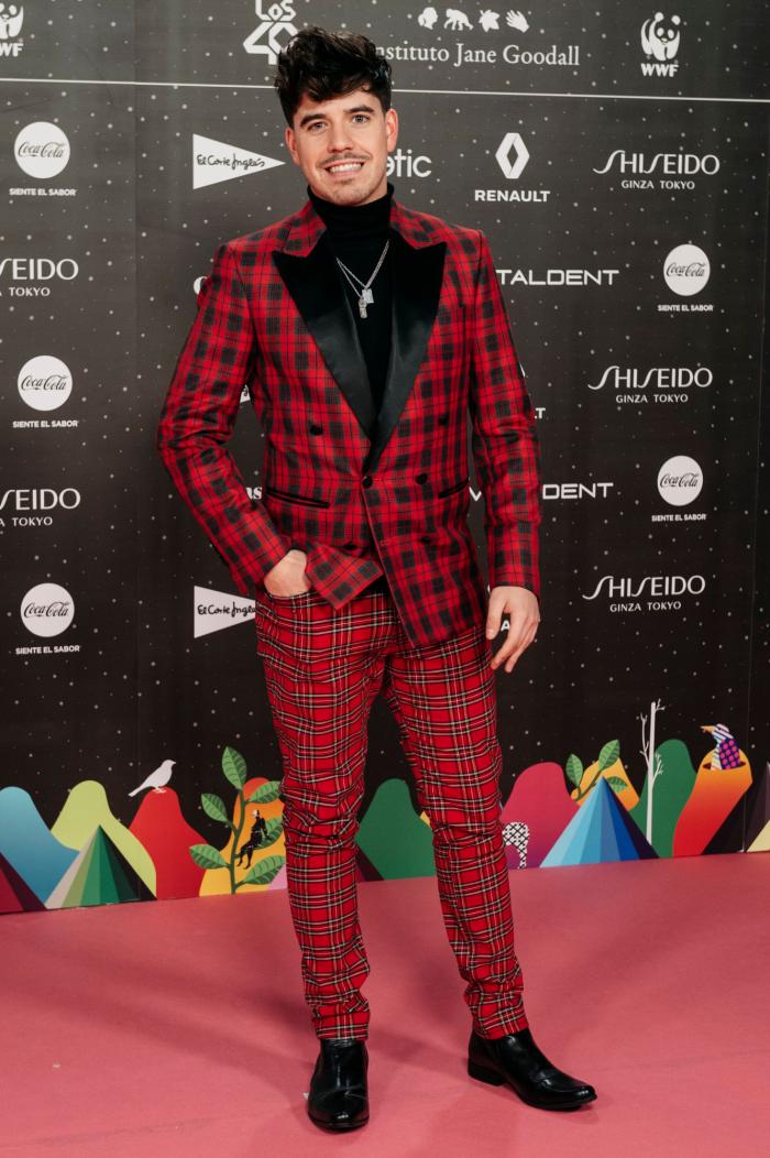 El tierno momento entre Aitana y Miguel Bernardeau en 'Los 40 Music Awards'