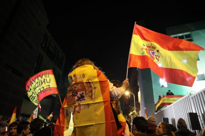 El rifirrafe entre Juan Ramón Lucas y Ortega Smith: "Ustedes atacan la libertad de expresión"