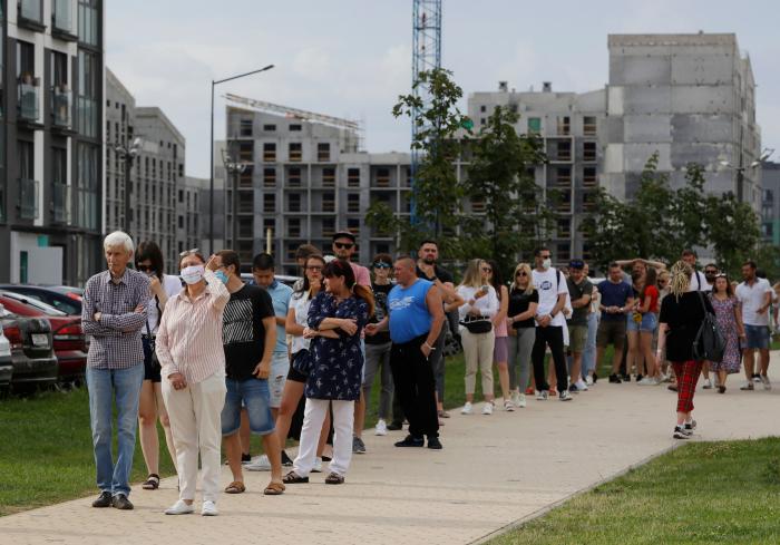 El autoritario Lukashenko renueva en el poder de Bielorrusia, entre protestas por fraude