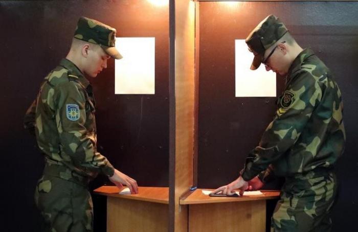 El autoritario Lukashenko renueva en el poder de Bielorrusia, entre protestas por fraude