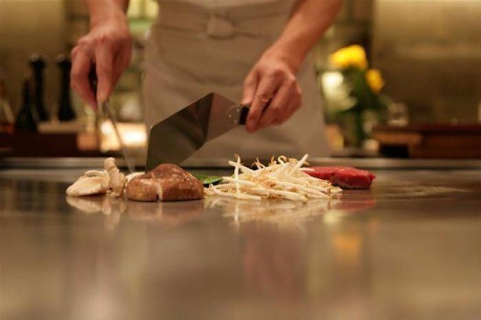 El indignadísimo (y polémico) mensaje del chef Javier Peña a unos clientes que le dieron plantón