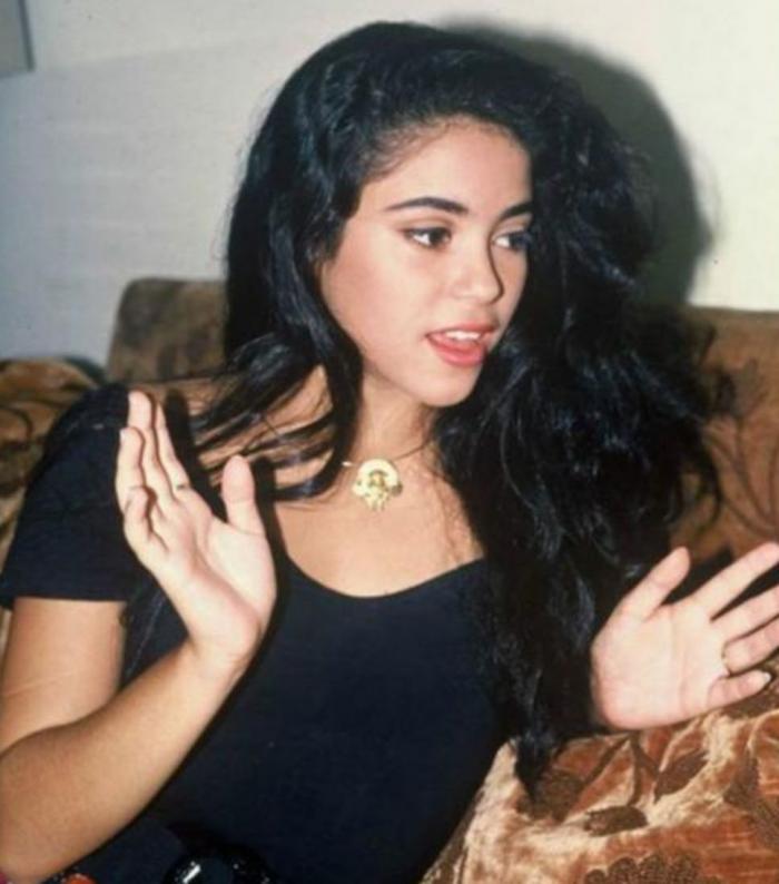 Así cambian las famosas con el pelo al natural