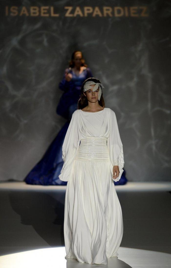 Vestidos de novia hechos con papel higiénico (FOTOS)