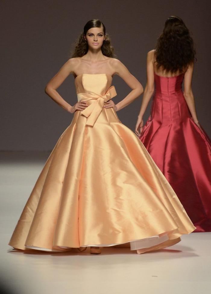 Vestidos de novia hechos con papel higiénico (FOTOS)