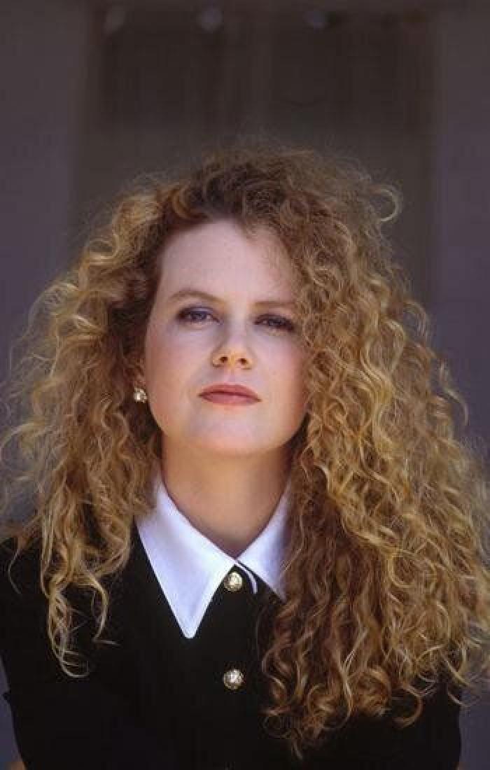 Así cambian las famosas con el pelo al natural