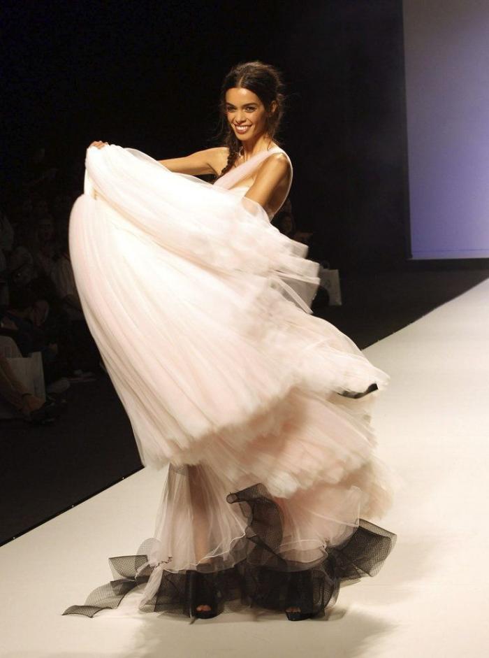 Vestidos de novia hechos con papel higiénico (FOTOS)