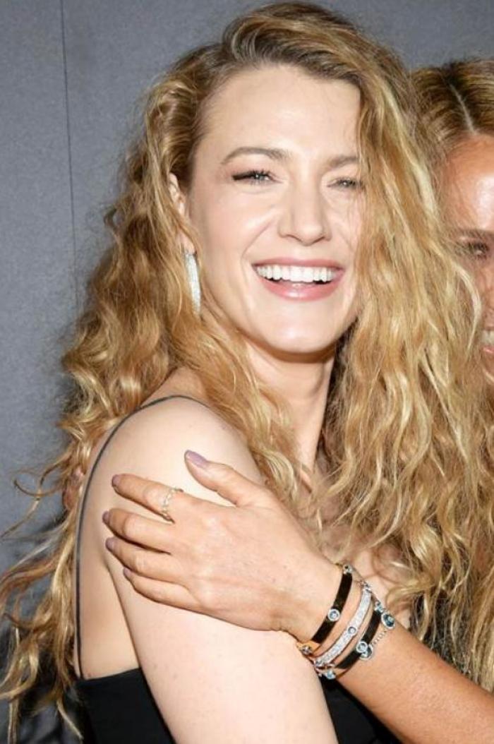 Así cambian las famosas con el pelo al natural