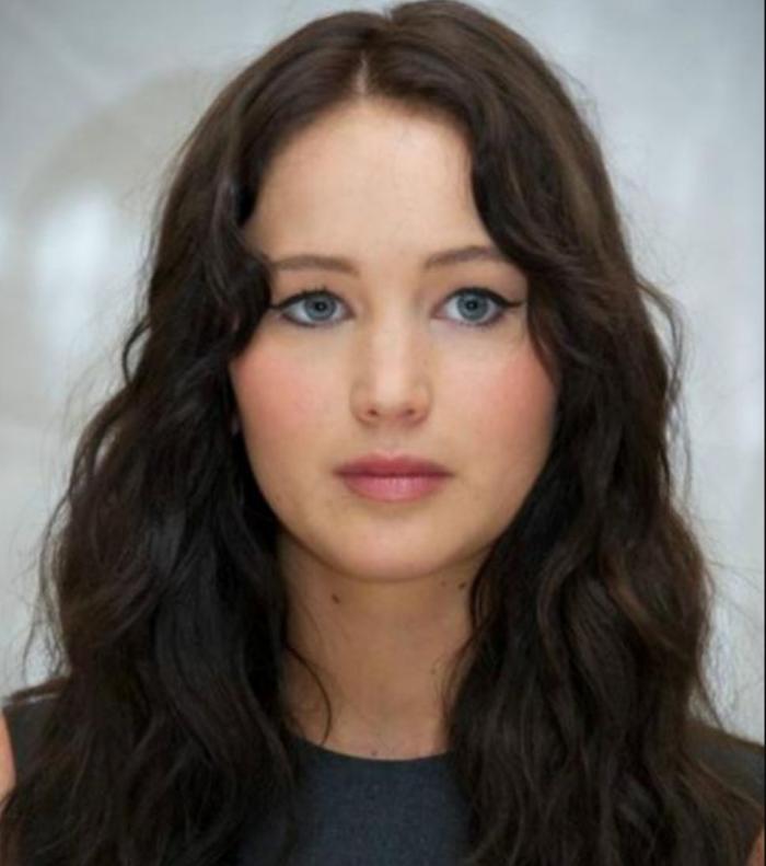 Así cambian las famosas con el pelo al natural