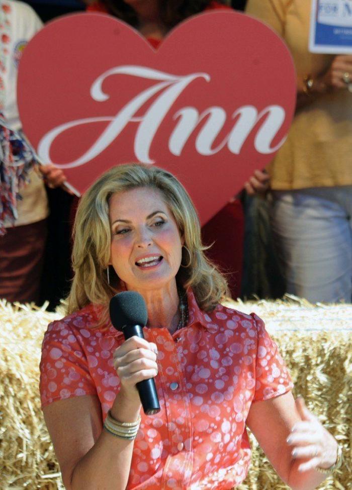 El "dolor y vergüenza" de Cristina Saavedra por lo ocurrido en un hospital: "Oigan, que la vida de mi hermana se va"