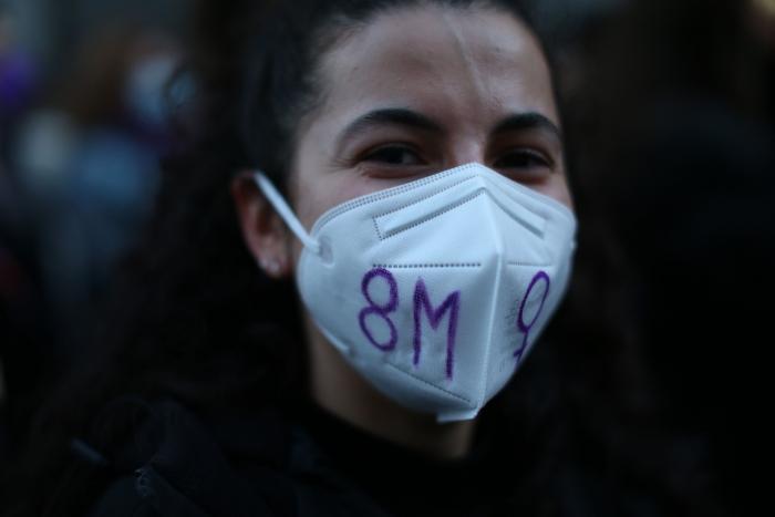 Condenado a cinco años de cárcel un médico que grabó a 94 mujeres en los aseos del hospital de Menorca