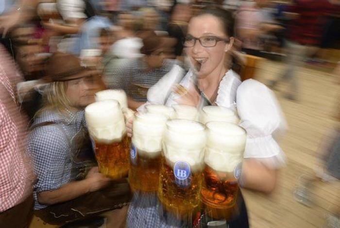 Unos clientes se quejan del servicio de un restaurante y la respuesta de los dueños es para enmarcarla