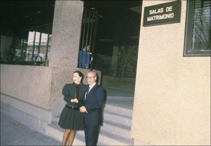 Muerte de Miguel Boyer: Isabel Preysler, arropada por familiares y amigos en el tanatorio (FOTOS)