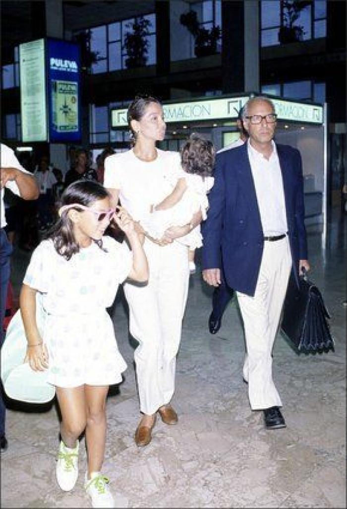 Muerte de Miguel Boyer: Isabel Preysler, arropada por familiares y amigos en el tanatorio (FOTOS)