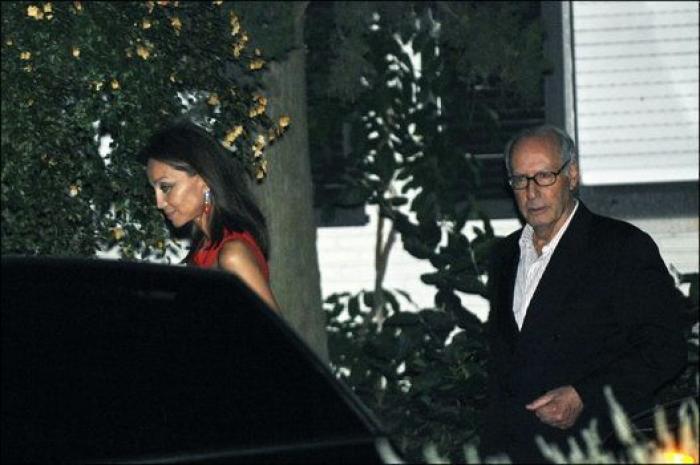 Muerte de Miguel Boyer: Isabel Preysler, arropada por familiares y amigos en el tanatorio (FOTOS)