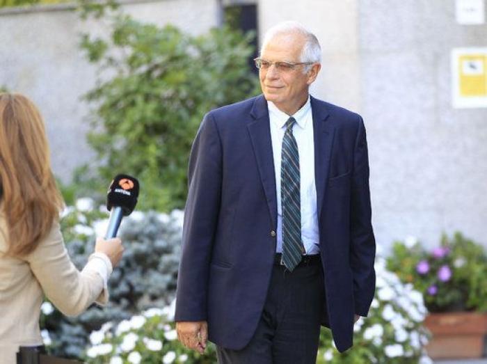 Muerte de Miguel Boyer: Isabel Preysler, arropada por familiares y amigos en el tanatorio (FOTOS)