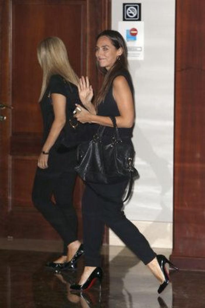 Muerte de Miguel Boyer: Isabel Preysler, arropada por familiares y amigos en el tanatorio (FOTOS)