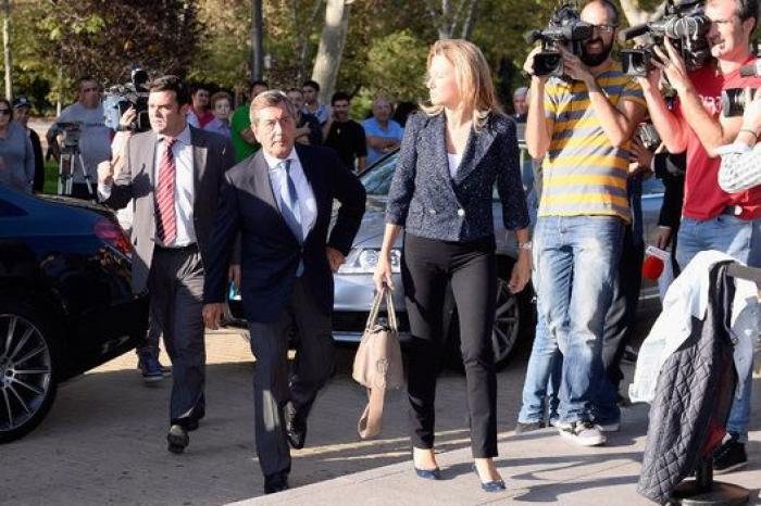 Muerte de Miguel Boyer: Isabel Preysler, arropada por familiares y amigos en el tanatorio (FOTOS)