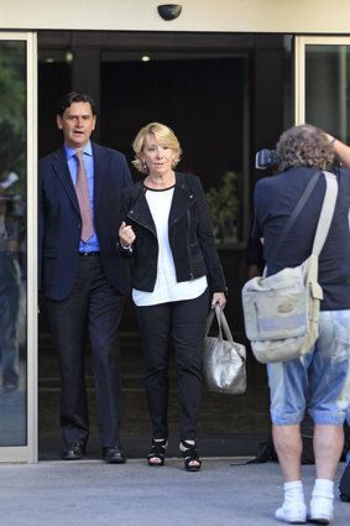 Muerte de Miguel Boyer: Isabel Preysler, arropada por familiares y amigos en el tanatorio (FOTOS)