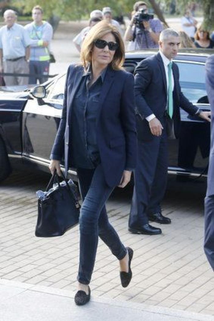 Muerte de Miguel Boyer: Isabel Preysler, arropada por familiares y amigos en el tanatorio (FOTOS)