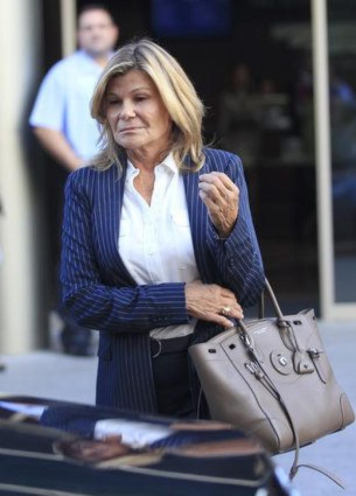 Muerte de Miguel Boyer: Isabel Preysler, arropada por familiares y amigos en el tanatorio (FOTOS)