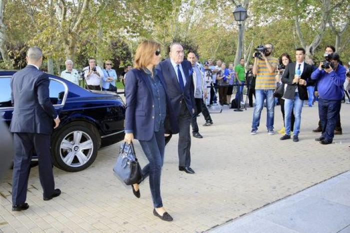 Muerte de Miguel Boyer: Isabel Preysler, arropada por familiares y amigos en el tanatorio (FOTOS)