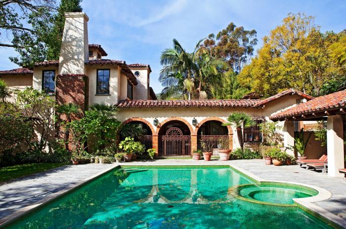 Todos los detalles del nuevo 'casoplón' de María Pombo