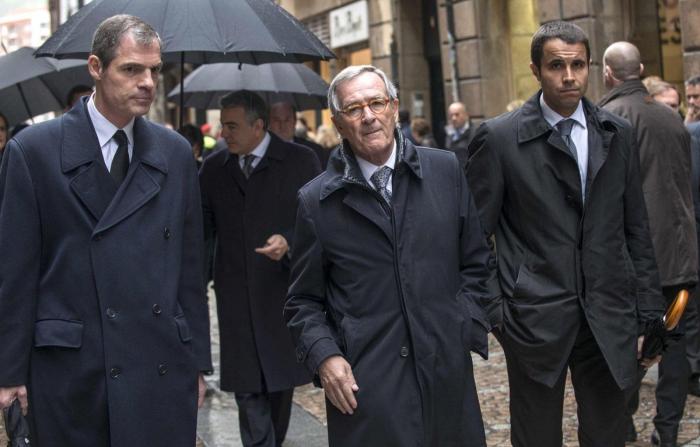 Miles de personas despiden al alcalde de Bilbao, Iñaki Azkuna, durante su funeral