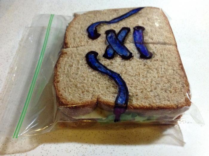 Un padre que convierte en arte el bocadillo de sus hijos