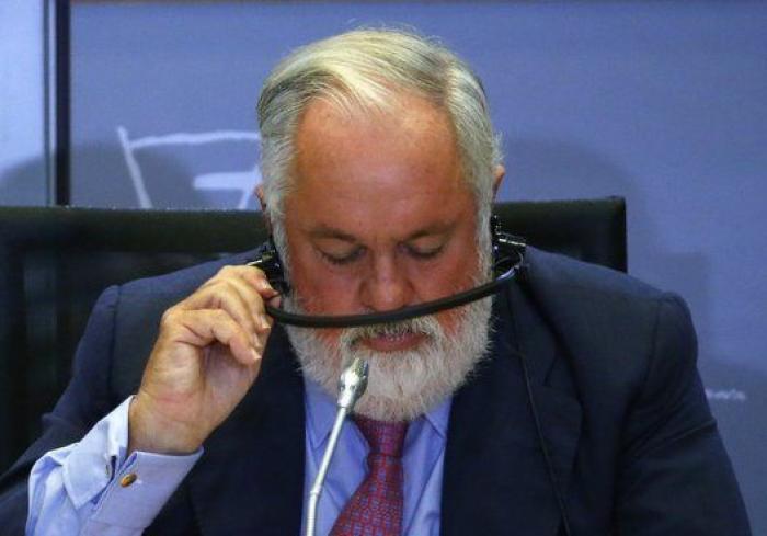 Luz verde de la Eurocámara a la declaración de intereses de Cañete