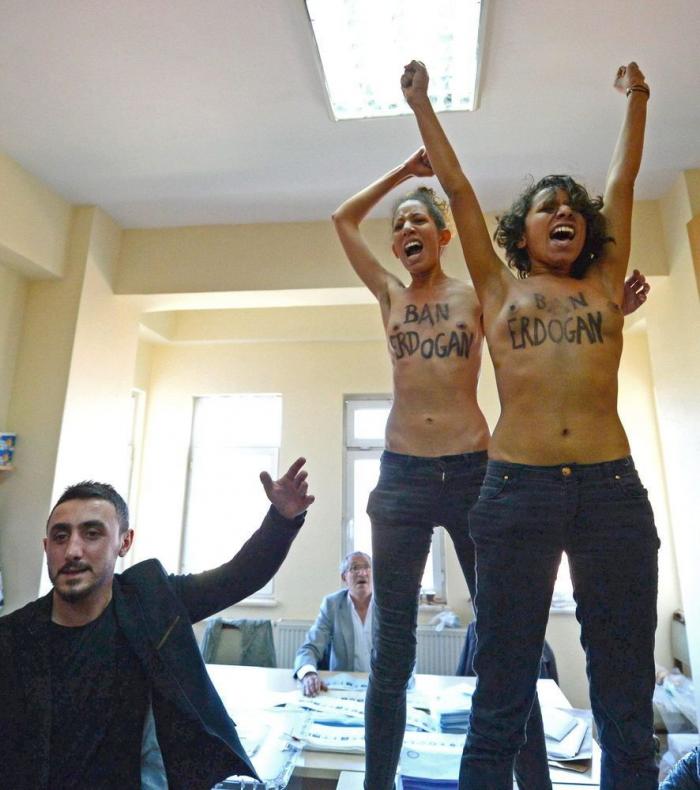Las Femen protestan durante las municipales turcas: "Prohibid a Erdogan" (VÍDEO, FOTOS)
