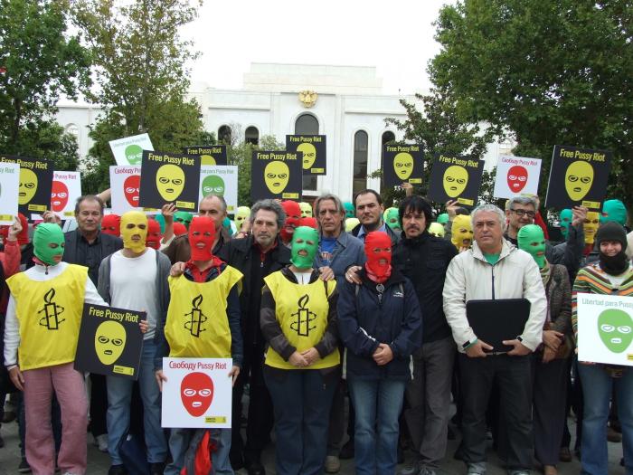 40 años de Amnistía en España: estas son las "grietas" en el respeto a los derechos humanos