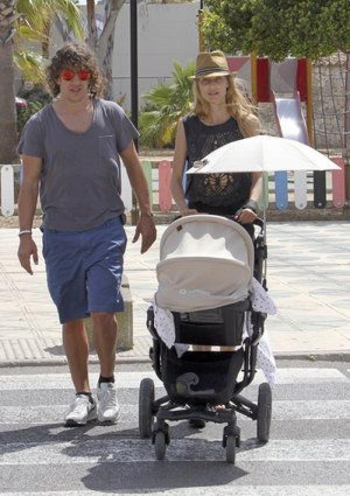 Ashton Kutcher y Mila Kunis enseñan la primera foto de su hija