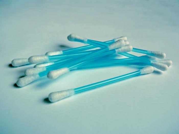 Broncano no sabe dónde tirar los condones... Tenemos la respuesta