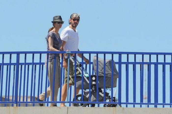 Ashton Kutcher y Mila Kunis enseñan la primera foto de su hija