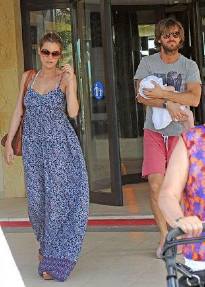 Ashton Kutcher y Mila Kunis enseñan la primera foto de su hija