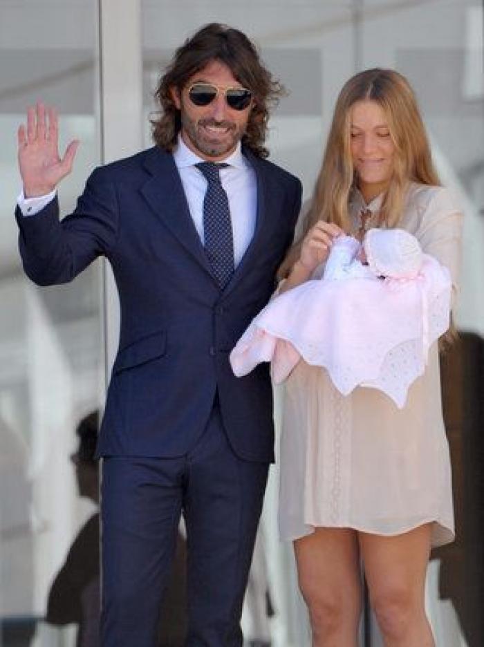 Ashton Kutcher y Mila Kunis enseñan la primera foto de su hija