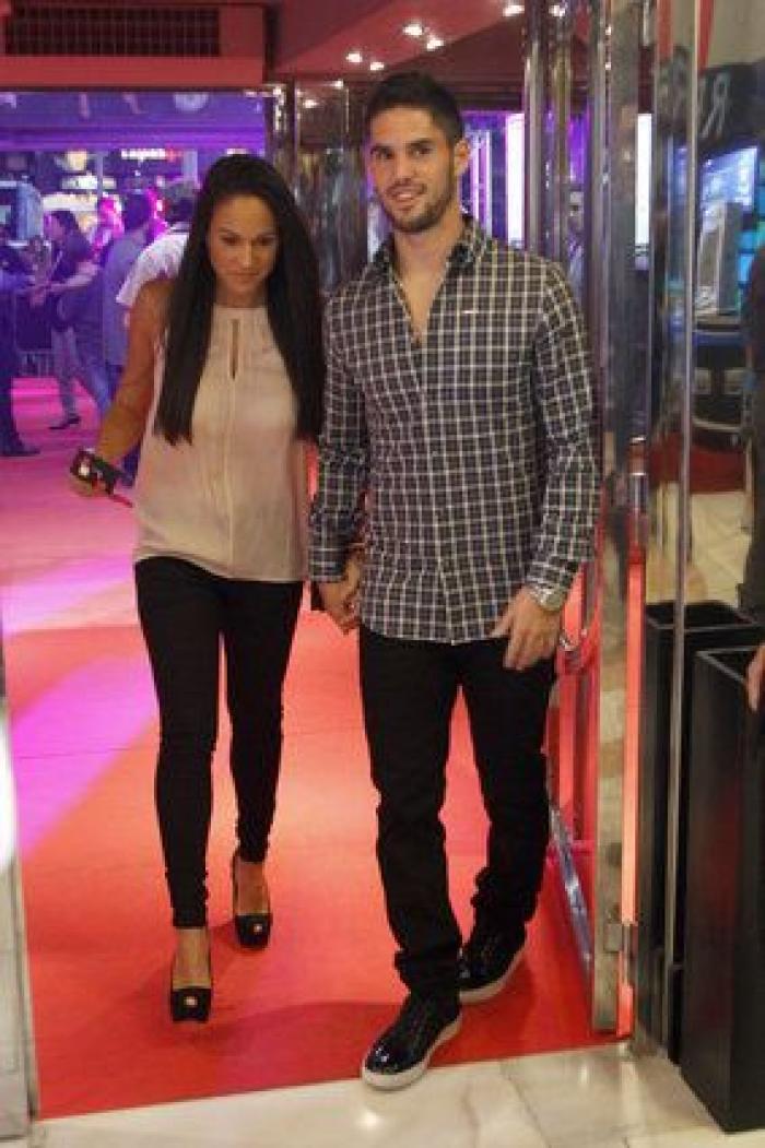 Ashton Kutcher y Mila Kunis enseñan la primera foto de su hija