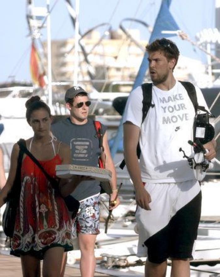 Ashton Kutcher y Mila Kunis enseñan la primera foto de su hija