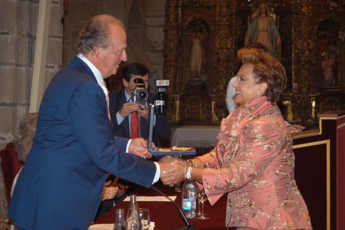 Carmen Sevilla tiene un clon y es una superestrella de Hollywood