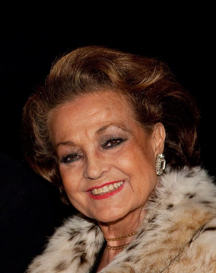 Carmen Sevilla tiene un clon y es una superestrella de Hollywood