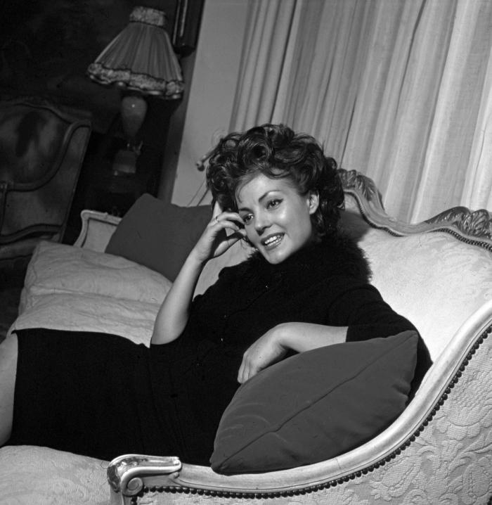 Carmen Sevilla tiene un clon y es una superestrella de Hollywood